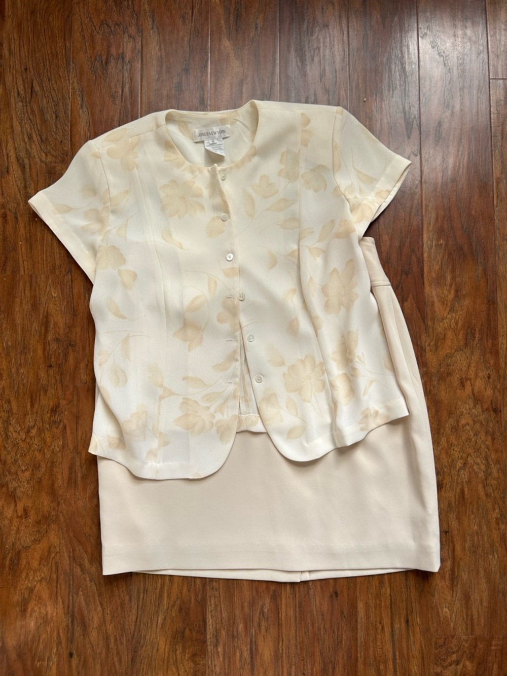 VTG Jones NY Butter Yellow Floral 2-Piece Jacket and Skirt Short Sleeve